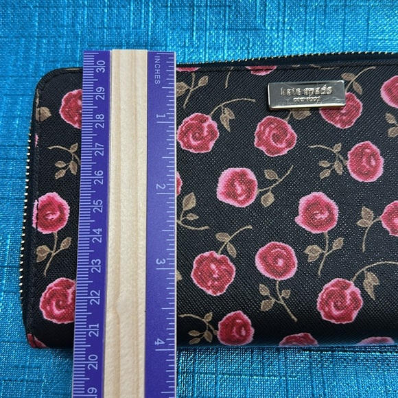 Kate Spade Hazy Rose wallet - Picture 7 of 7